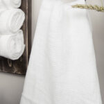 PURO Kylpypyyhe valkoinen