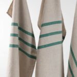 VILLA Kylpypyyhe vihreillä raidoilla