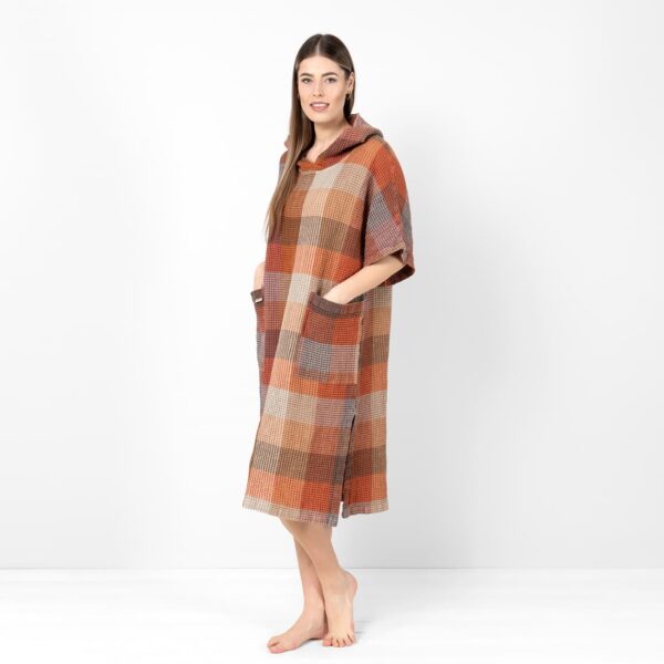 BINGO Poncho ruskea ruudullinen - Image 4