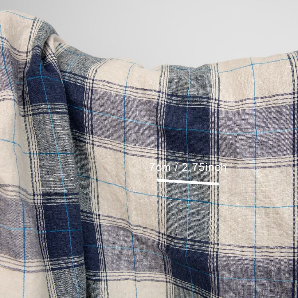 Pesty pellavakangas sinisävyisellä ruutukuviolla 2 linen washed fabric in blue checks with beige , sand