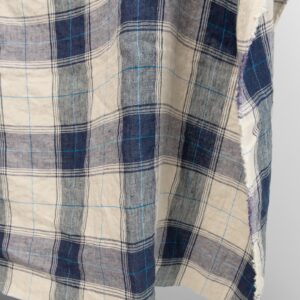 Pesty pellavakangas sinisävyisellä ruutukuviolla 11 linen washed fabric in blue checks width 145cm.