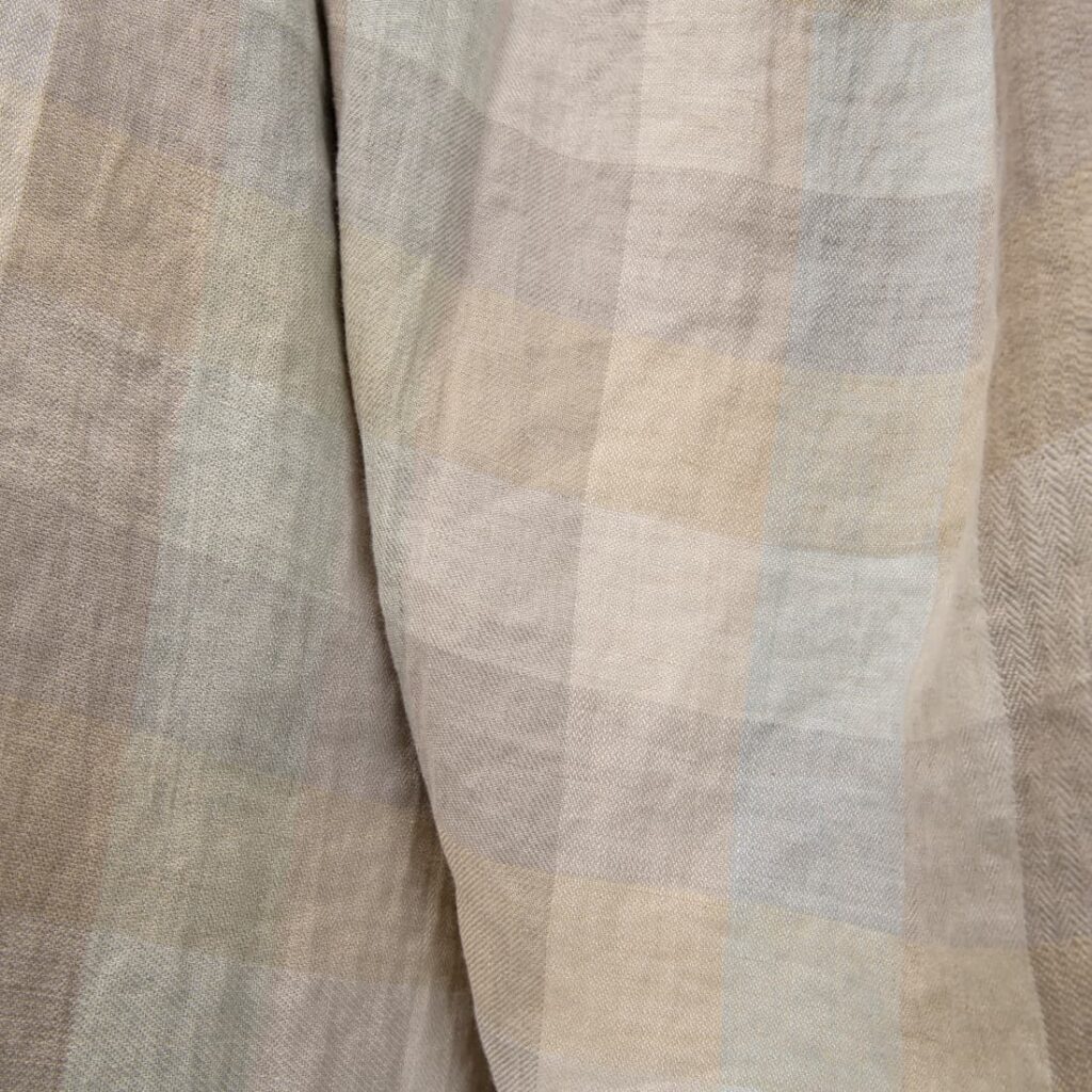 Pesty pellavakangas ruudullinen beigenruskea 4 linen washed checks beige, width 140cm.