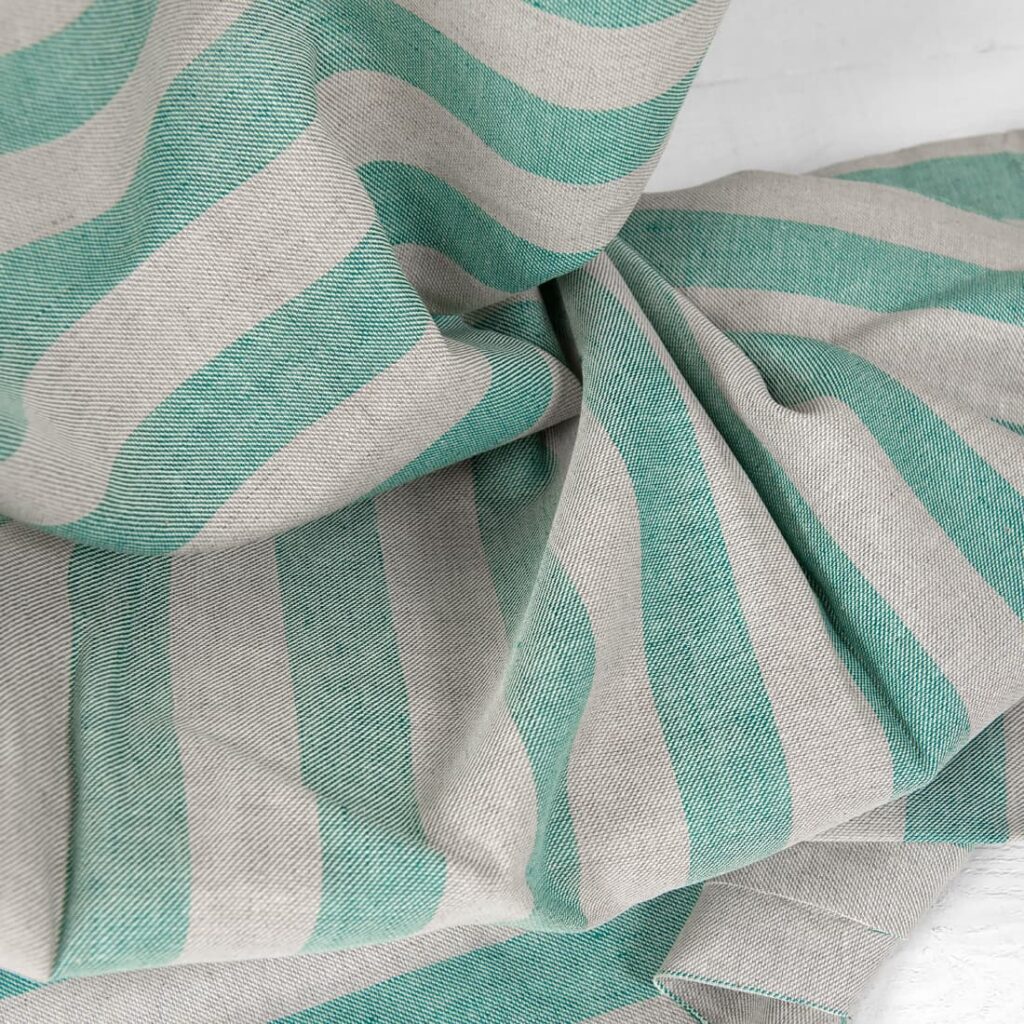 Pellavapuuvillakangas beige-vihreillä raidoilla 3 linen cotton beige green stripes, width 150cm.
