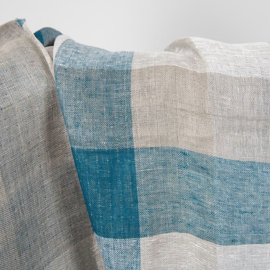 Pellavakangas luonnonvärisellä ja turkoosilla ruutukuviolla 4 linen checks turquoise, double layer