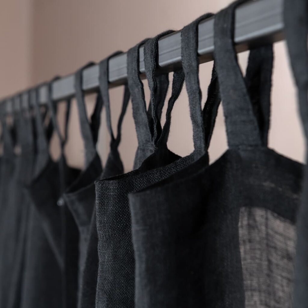 BOHEMIA Verho musta 4 linen black curtains, with loops