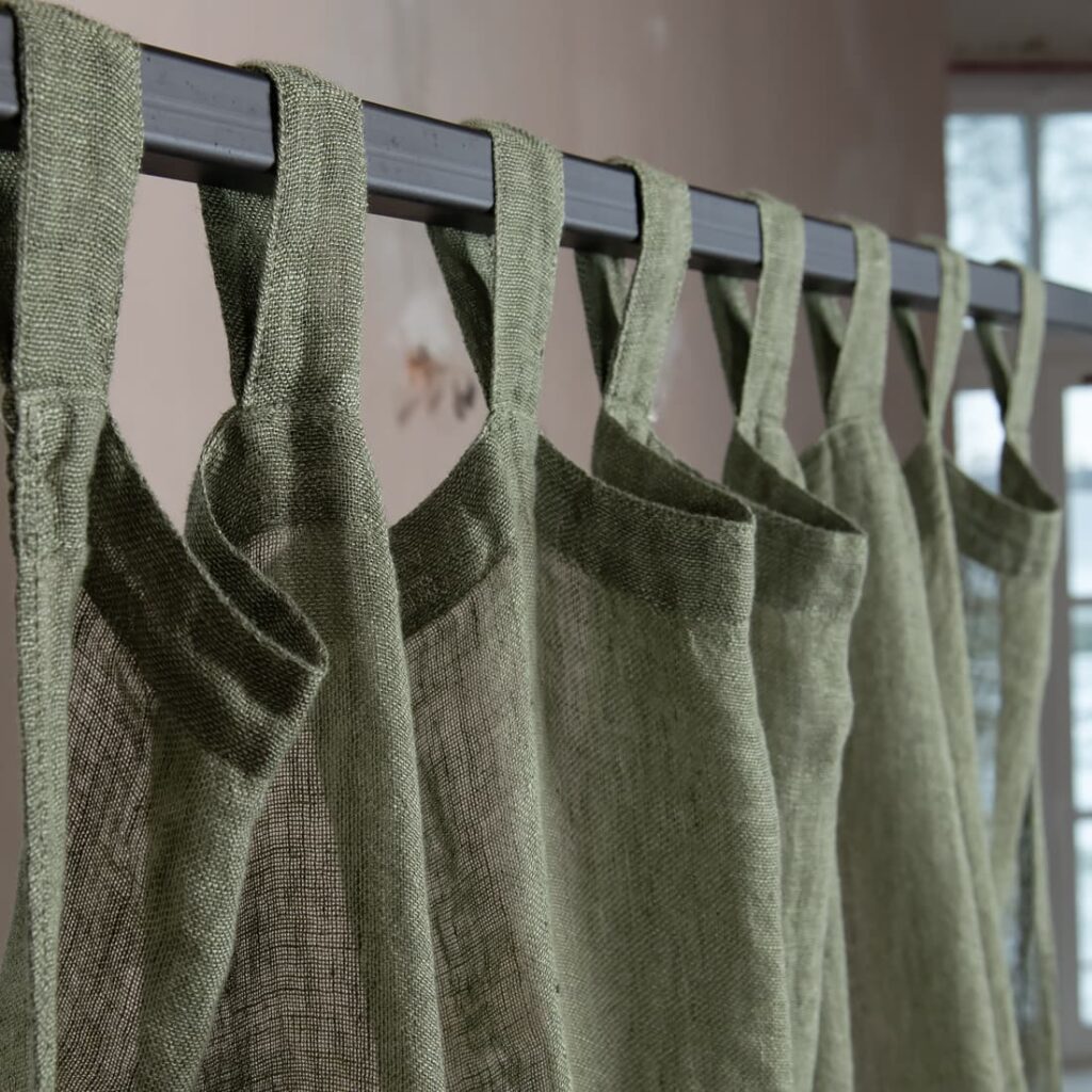 BOHEMIA Verho sammalenvihreä 4 moss green linen curtains, with loops