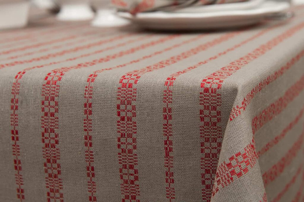 ORNA Pöytäliina punainen 2 ORNA Pöytäliina punainen - Image 2