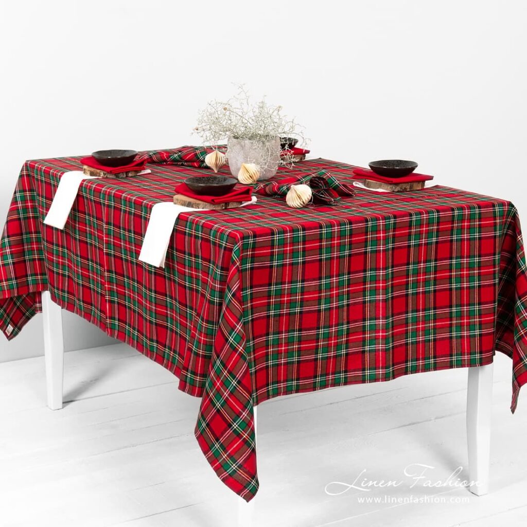 SCARLET Pöytäliina punainen 1 SCARLET Pöytäliina punainen