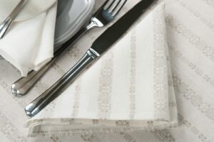 ORNA Lautasliina valkoinen 6 ORNA Lautasliina valkoinen