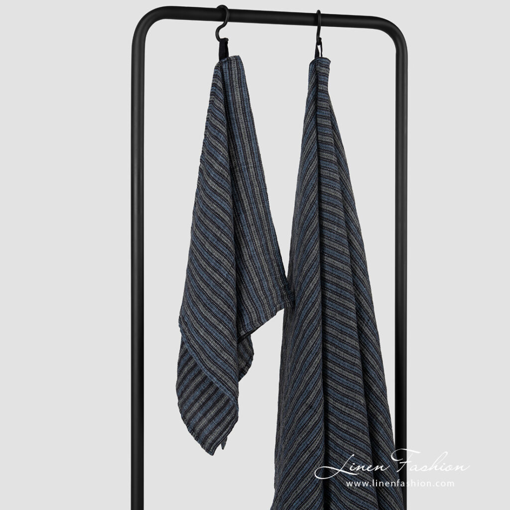 BAHA Kylpypyyhe siniraidallinen 2 BAHA Kylpypyyhe siniraidallinen - Image 2