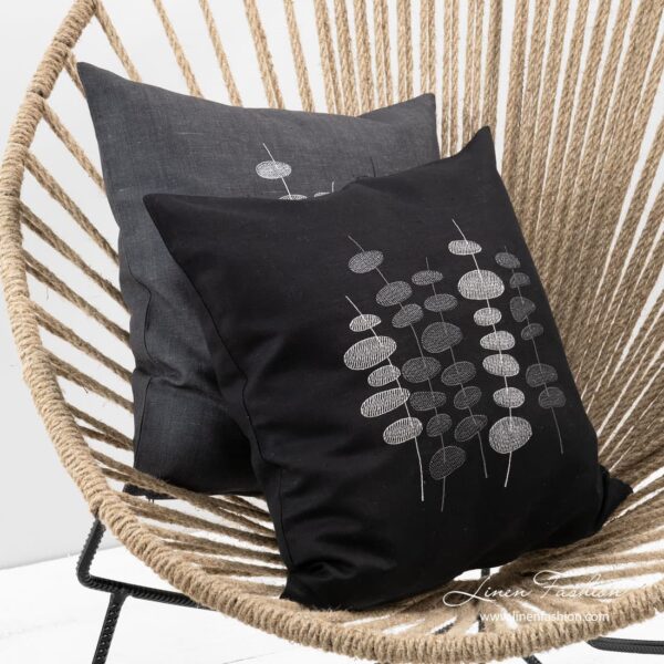 ULA Koristetyynynpäällinen musta
