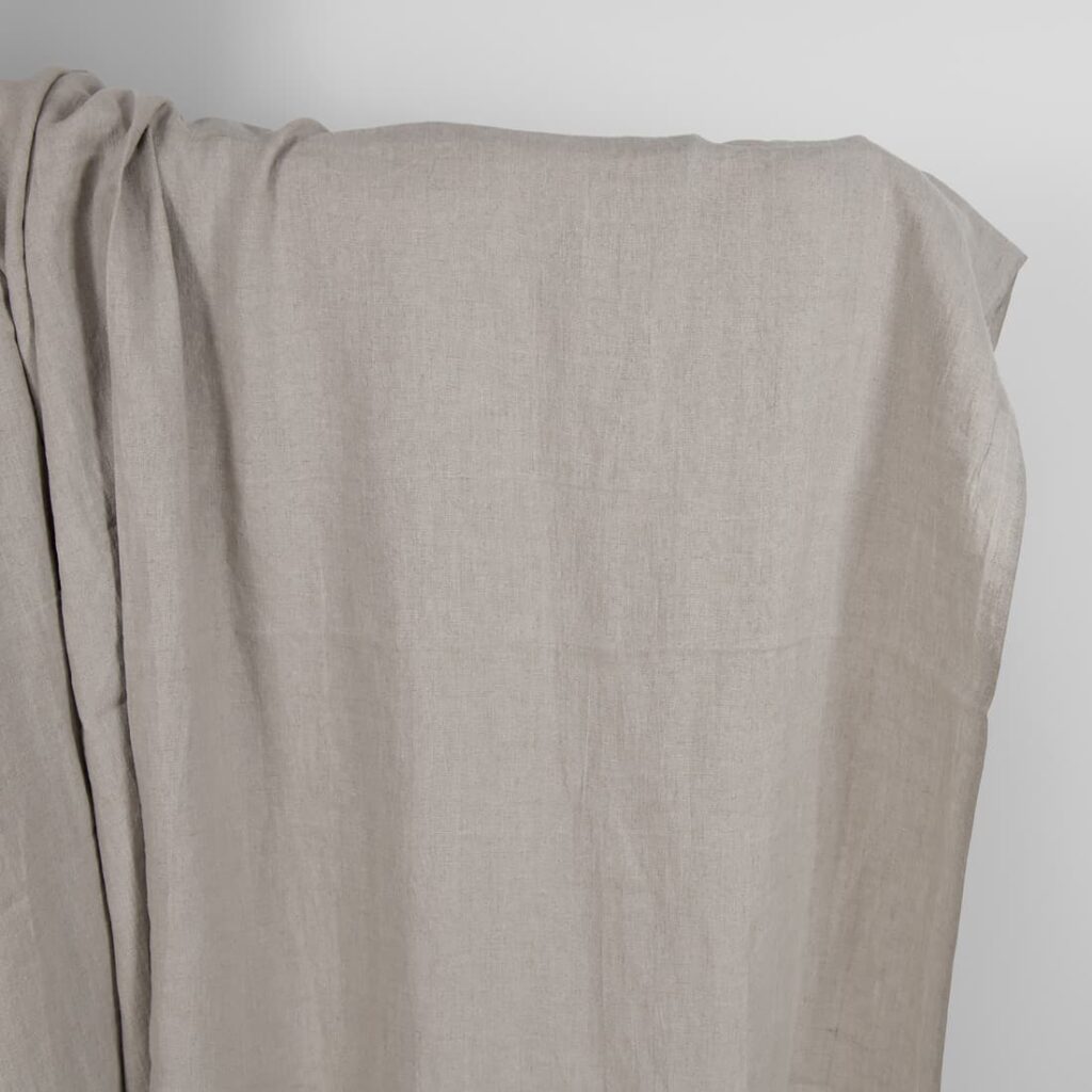 Pesty pellavakangas, luonnonharmaa 1 Washed linen fabric in natural grey