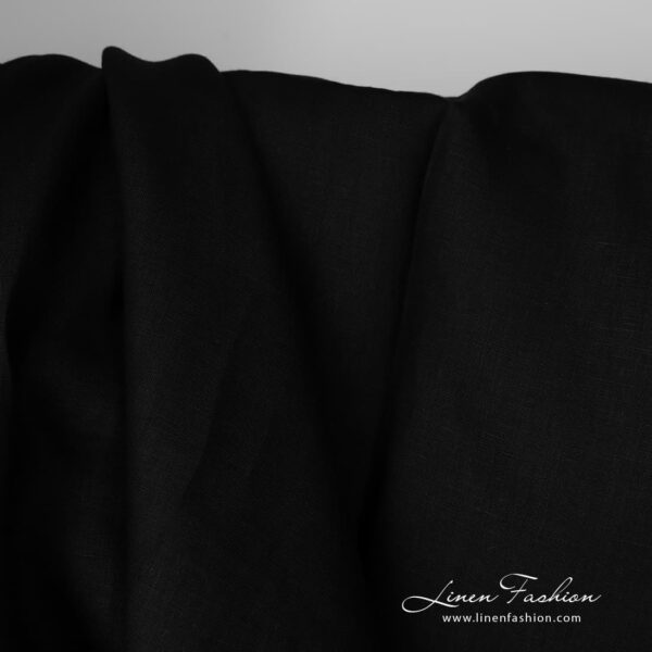 Plainly-woven, medium-weight pure linen fabric in black