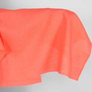 Living coral -värinen pellavakangas