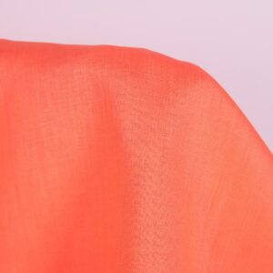 Living coral -värinen pellavakangas