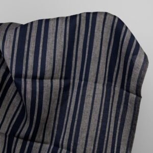 Pellavakangas sinisillä ja harmailla raidoilla