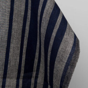 Pellavakangas sinisillä ja harmailla raidoilla