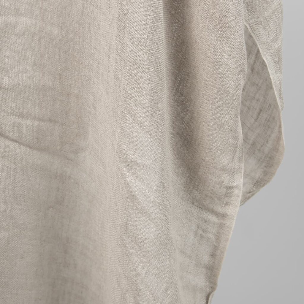 Luonnonharmaa läpikuultava pellavakangas pesty 4 Natural linen washed gauze fabric, transparent