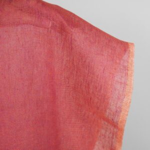 Läpikuultava pellavakangas punainen