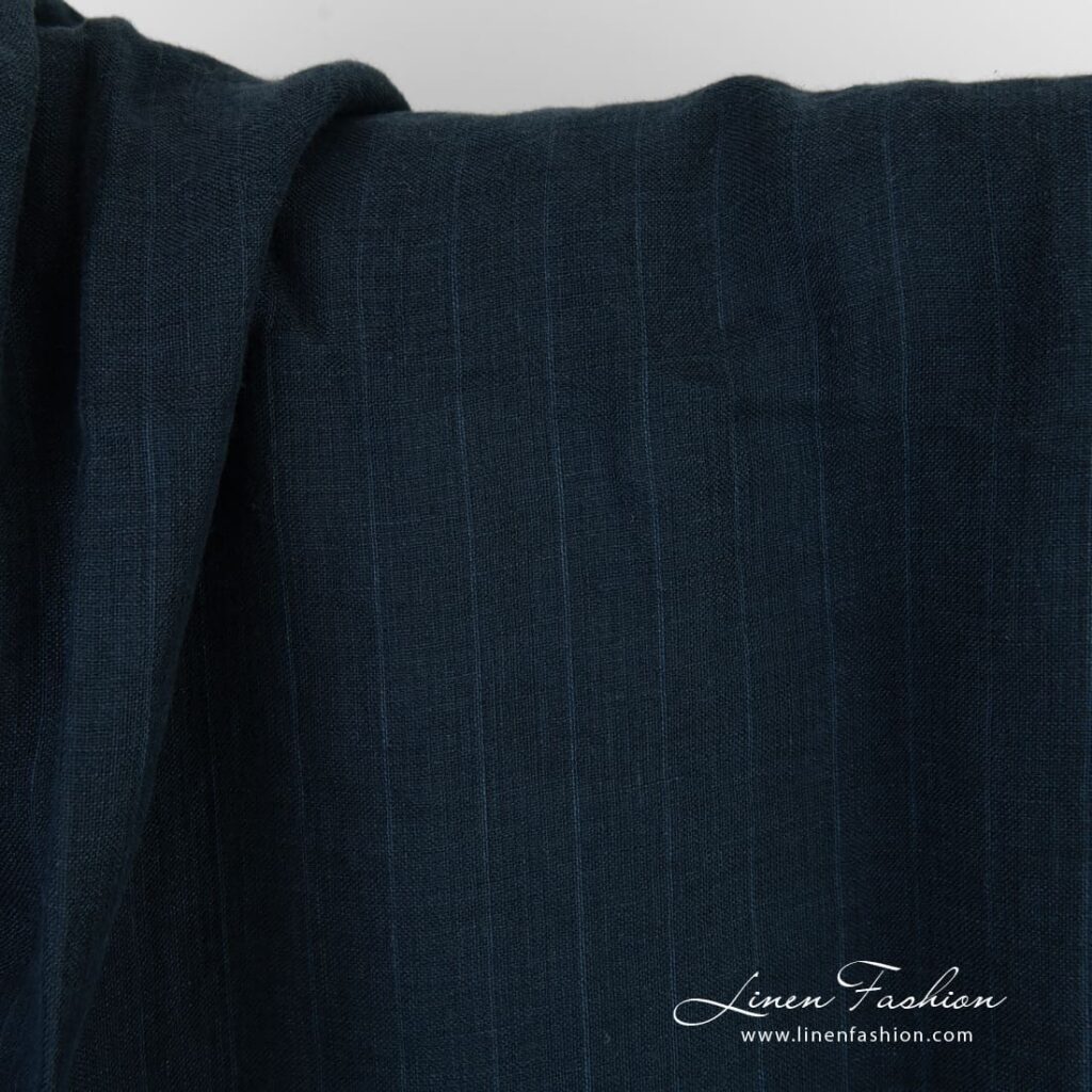 Tummansininen pellavakangas raidoilla, pesty 2 Dark blue linen fabric in stripes, specially washed to increase softness