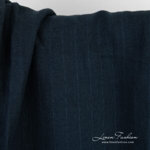 Tummansininen pellavakangas raidoilla, pesty 10 Dark blue linen fabric in stripes, specially washed to increase softness