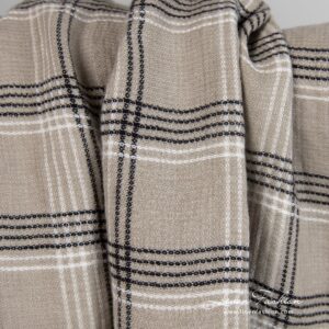 Harmaanruskea ruudullinen pesty pellavakangas 12 Grey brown linen fabric in checks and small waffle pattern