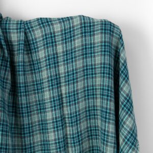 Leveä pesty pellavakangas harmaa-turkoosi ruudullinen