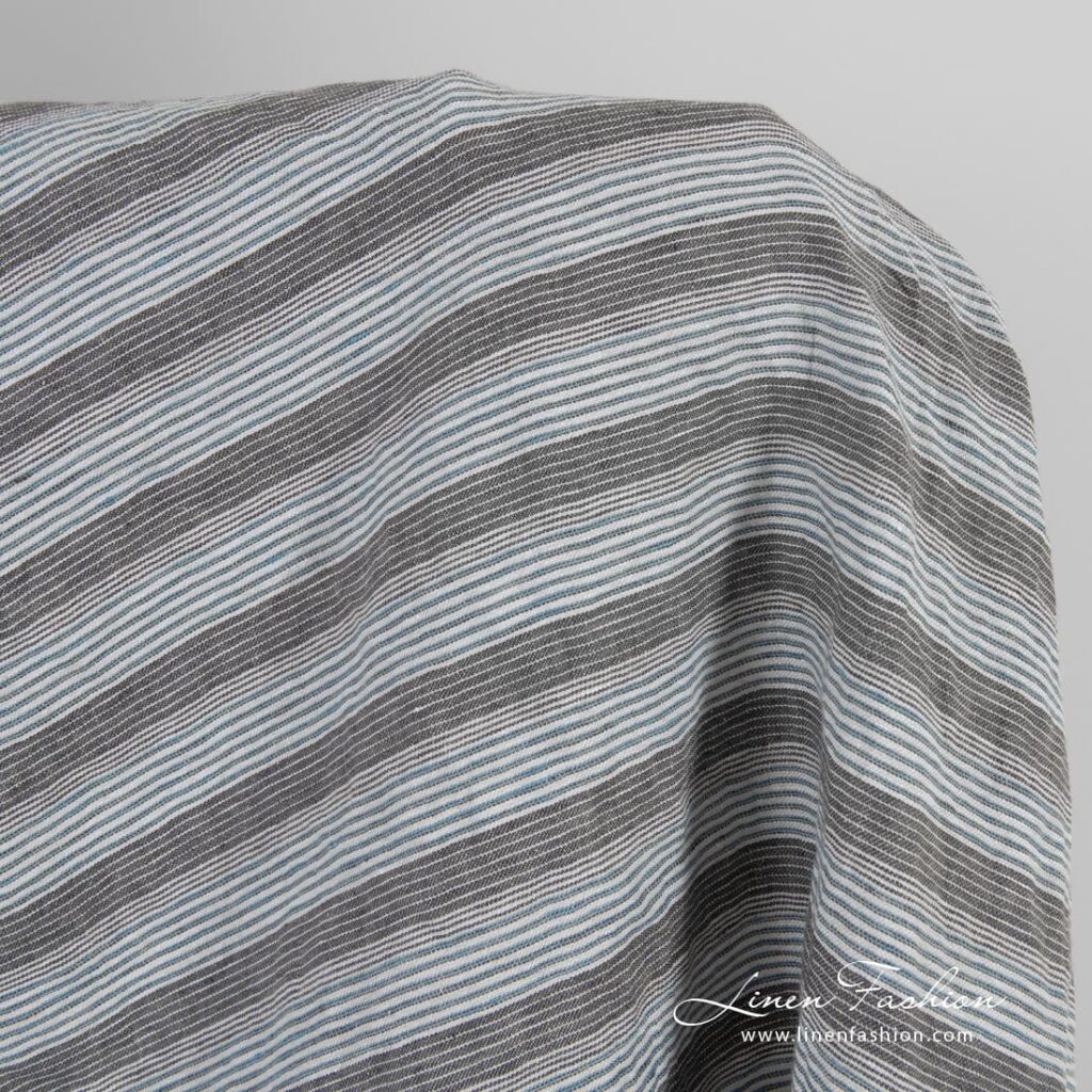 Harmaansininen pellavakangas raidoilla, pesty 2 Brown blue linen fabric in stripes, washed
