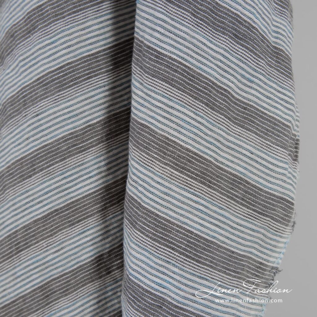 Harmaansininen pellavakangas raidoilla, pesty 3 Brown blue linen fabric in stripes, specially washed to increase softness