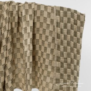 Pellavakangas vihreillä ja kellertävillä ruuduilla, pesty