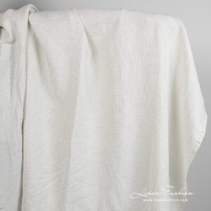 Vaaleanharmaa ruudullinen pesty pellavapuuvillakangas