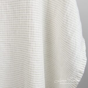 Vaaleanharmaa ruudullinen pesty pellavapuuvillakangas