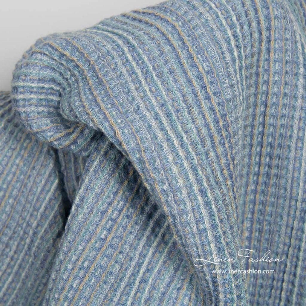 Pesty sininen pellavapuuvillainen vohvelikangas 2 Blue waffle linen fabric, washed