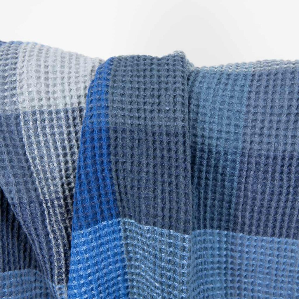 Pellavapuuvilla vohveli siniruudullinen kangas pesty 3 half linen waffle blue fabric, good absorbtion