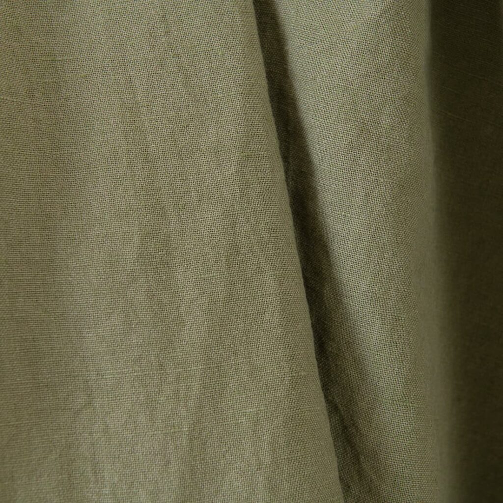 Pellava-puuvillakangas harmaa-hiekka ja vihreä meleerattu pesty 3 Washed linen cotton fabric grey-sand and green melange, plain weave