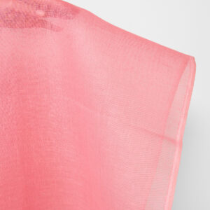 Kirkas pinkki ohut pellavakangas