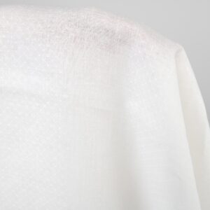 Luonnonvalkoinen vinoneliökuvioinen pellavakangas