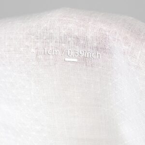 Luonnonvalkoinen vinoneliökuvioinen pellavakangas