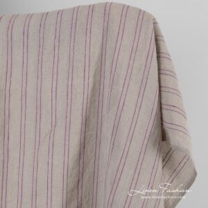 Luonnonvärinen pellavakangas violeteilla raidoilla, pesty 10 Natural color linen fabric in violet stripes, washed