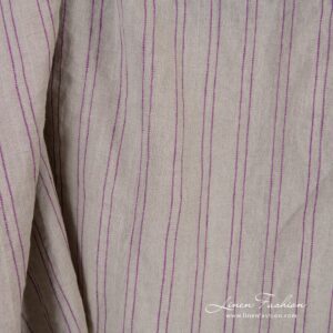 Luonnonvärinen pellavakangas violeteilla raidoilla, pesty 11 Natural color linen fabric in violet stripes, specially washed to increase softness