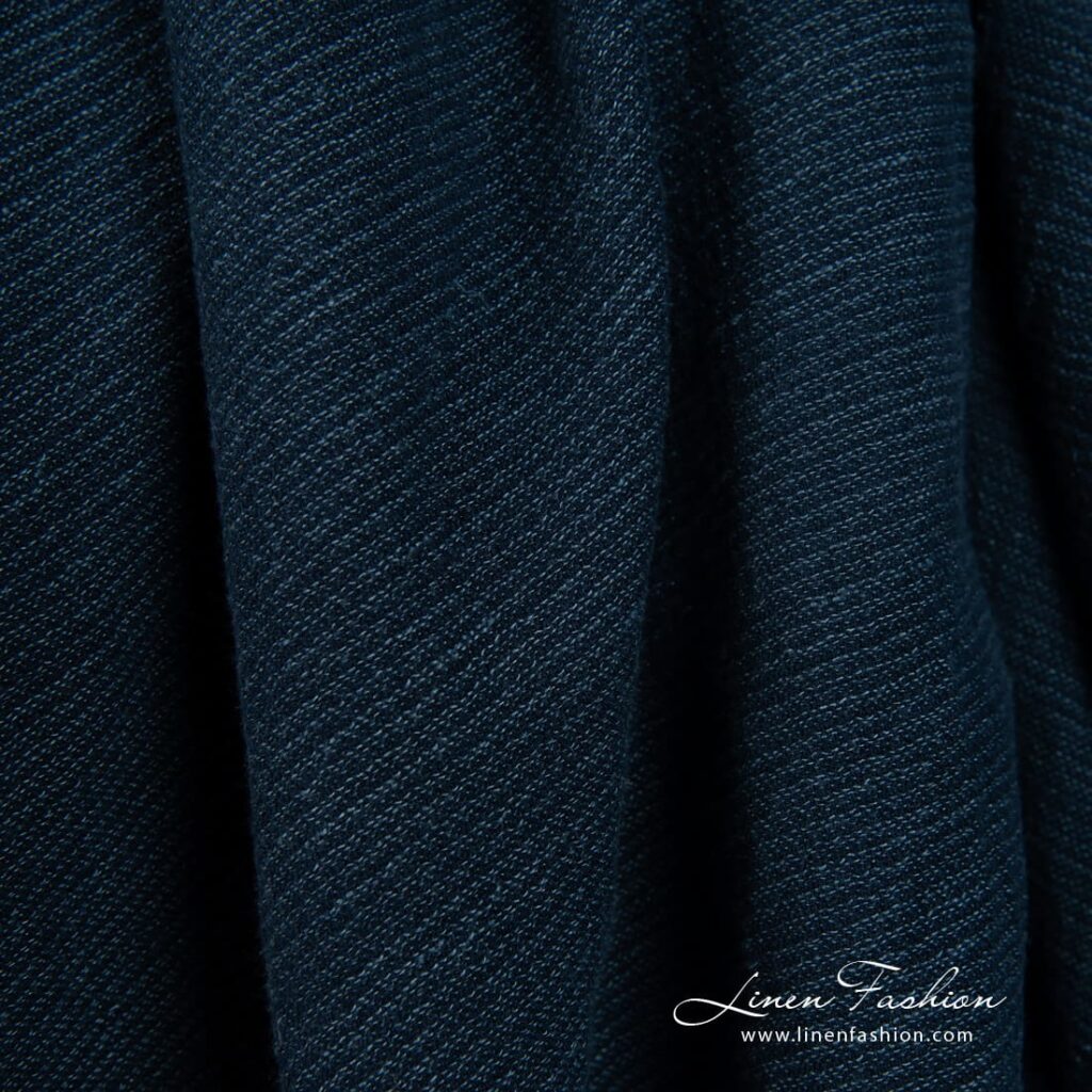 Leveä pesty sininen pellava-puuvillakangas 3 Wide linen cotton fabric woven from raven black and denim blue yarns