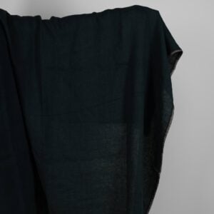Pesty pellava-villakangas musta kalanruotokuvioinen