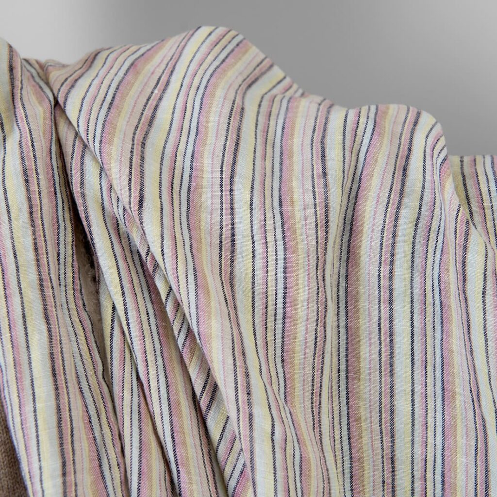 Pellava-hamppukangas monivärinen tummansinisillä raidoilla pesty 3 Linen hemp fabric multicolour with dark blue stripes washed, soft to touch