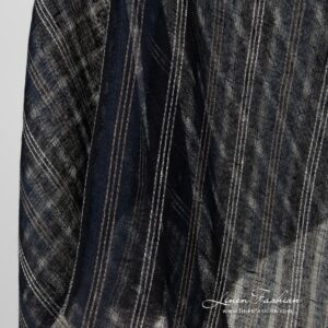 Läpinäkyvä tummansininen raidallinen pellavakangas 11 Navy linen fabric in stripes.