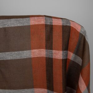 Oranssi-ruskearaidallinen pellavakangas