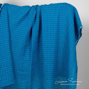 Pellavakangas kirkkaansinisillä ruuduilla pesty 9 Linen fabric in bright blue checks