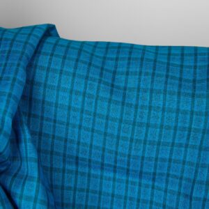 Pellavakangas, sähkönsiniset ja turkoosit läpikuultavat ruudut