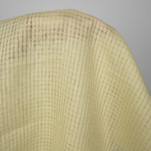 Pellavakangas, vaalean vihertävänkeltainen läpikuultava ruutukuosi