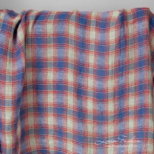 Kevyt pesty monivärinen ruudullinen pellavakangas