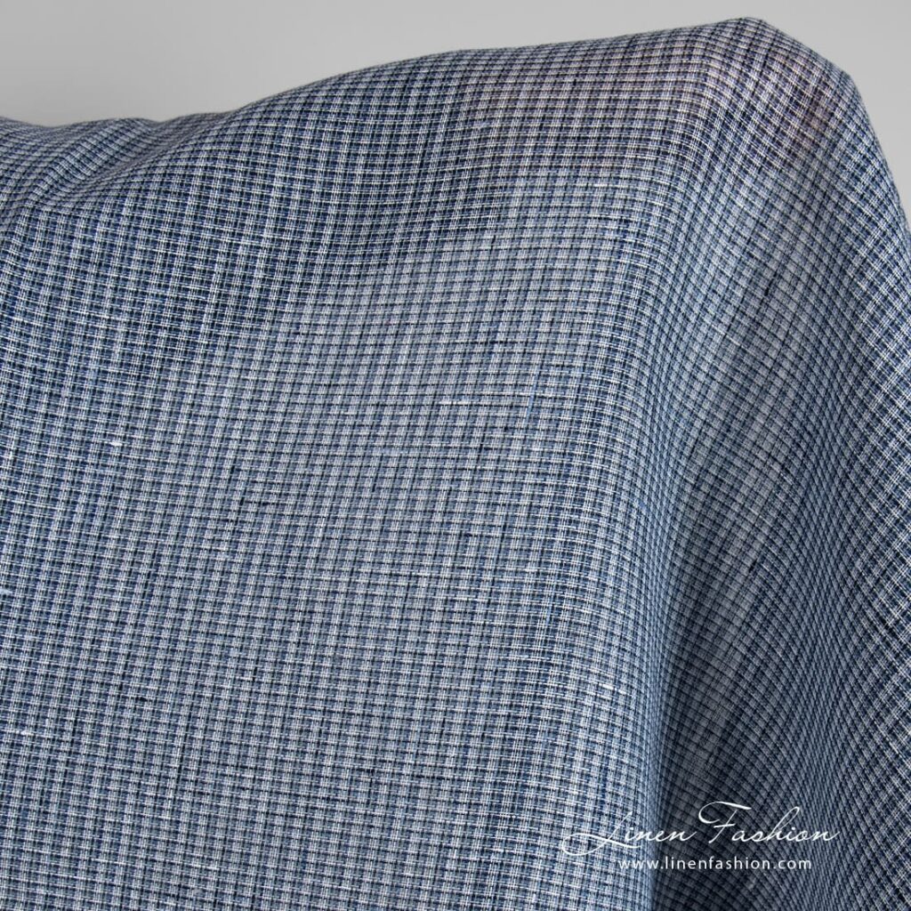Sininen pellavakangas läpinäkyvillä ruuduilla 3 Blue linen fabric in tiny checks